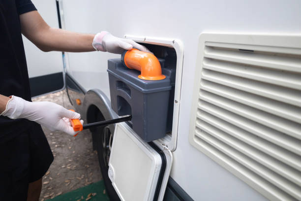Best Porta potty delivery and setup  in Ipswich, SD